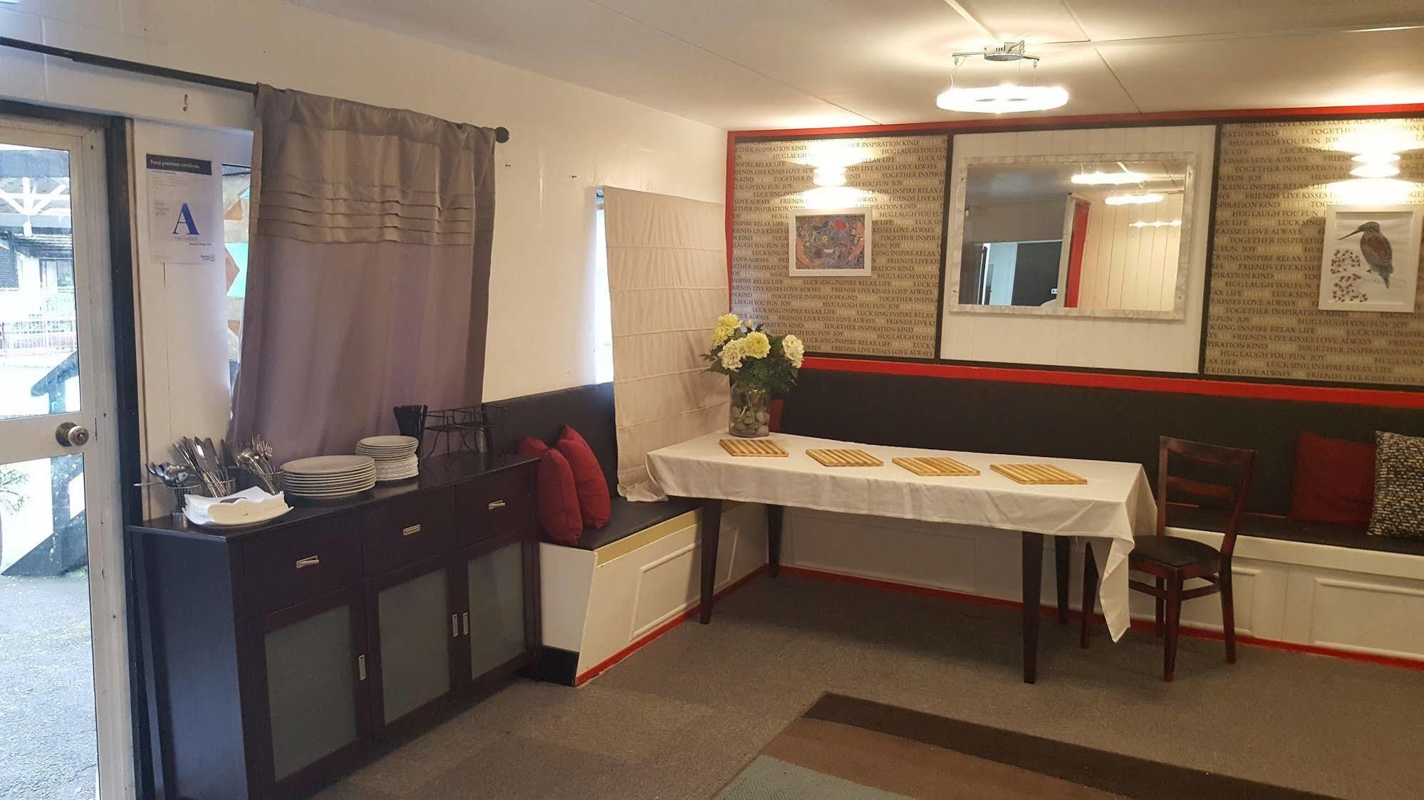 Walton Park Motor Lodge Воркверт Екстер'єр фото
